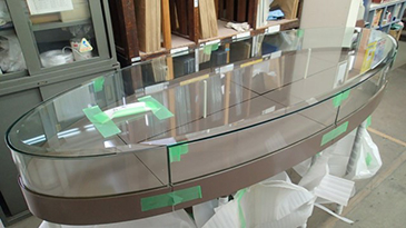 ガラスショーケース│ガラスや鏡の内装企画・設計・加工・施工・制作は