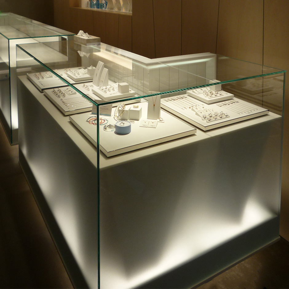 ガラスショーケース